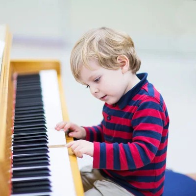Hora da Música propõe alternativa telas com aulas de música para crianças no Continente Shopping