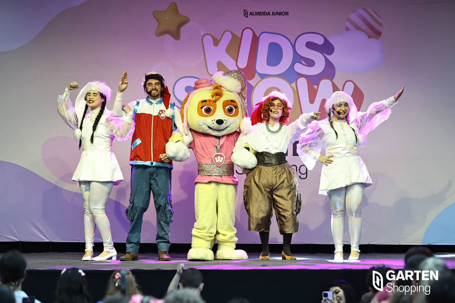 Reviva os momentos mágicos do musical ‘Aventuras Caninas de Natal’!