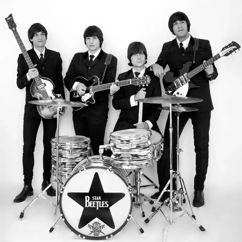 Banda argentina Star Beatles faz performance especial de Dia dos Pais no Continente Shopping
