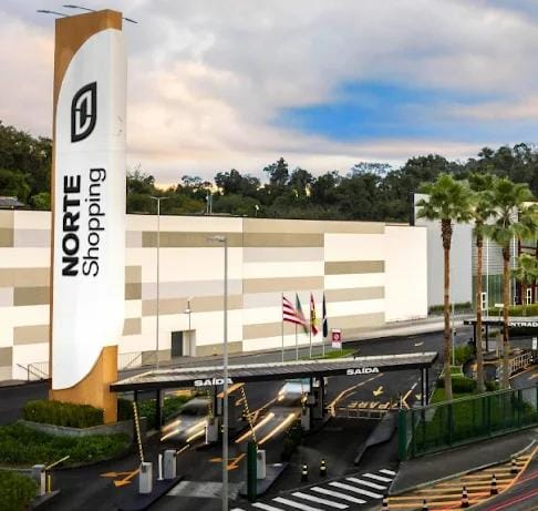 Neumarkt e Norte Shopping entram na contagem regressiva para o Natal com sorteio de carros e horários especiais