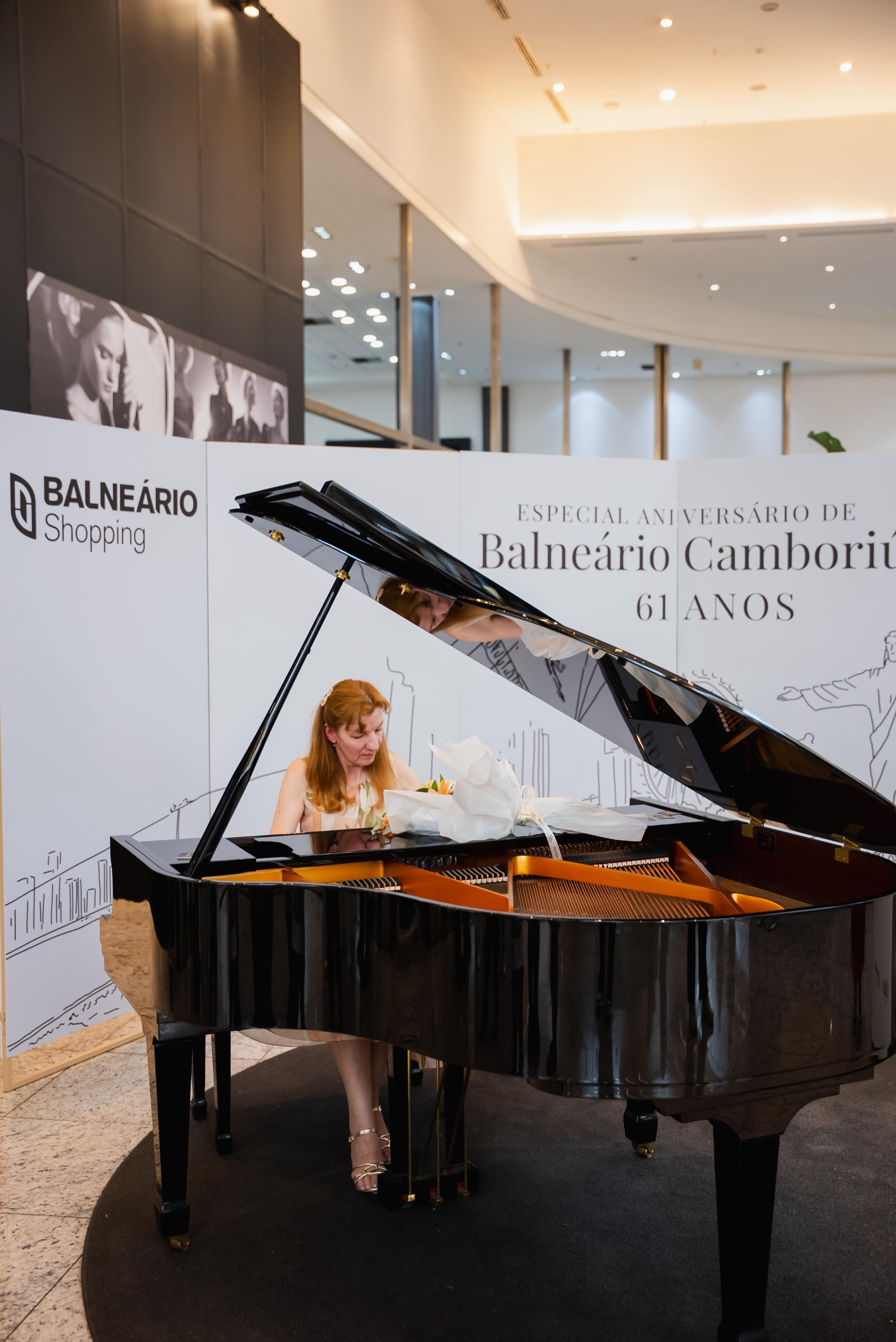 Concerto de piano celebra aniversário de Balneário Camboriú, no Balneário Shopping