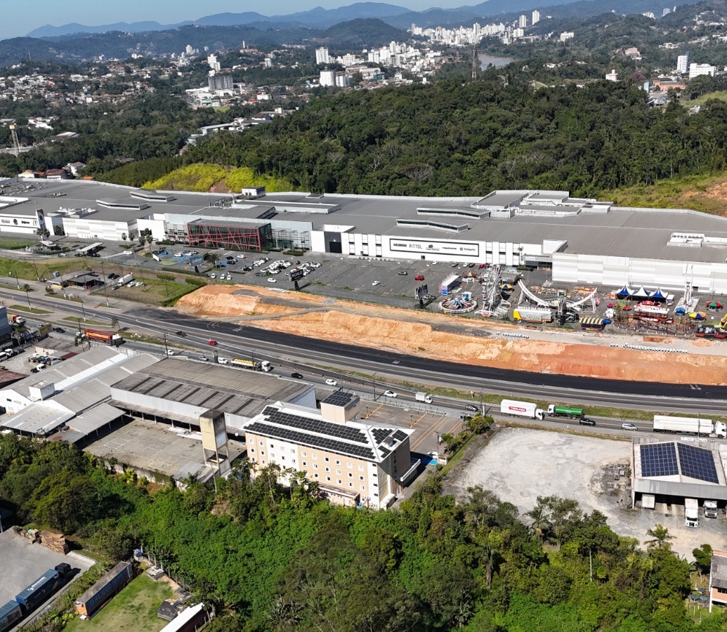 Orientação sobre rotas de acesso durante obras