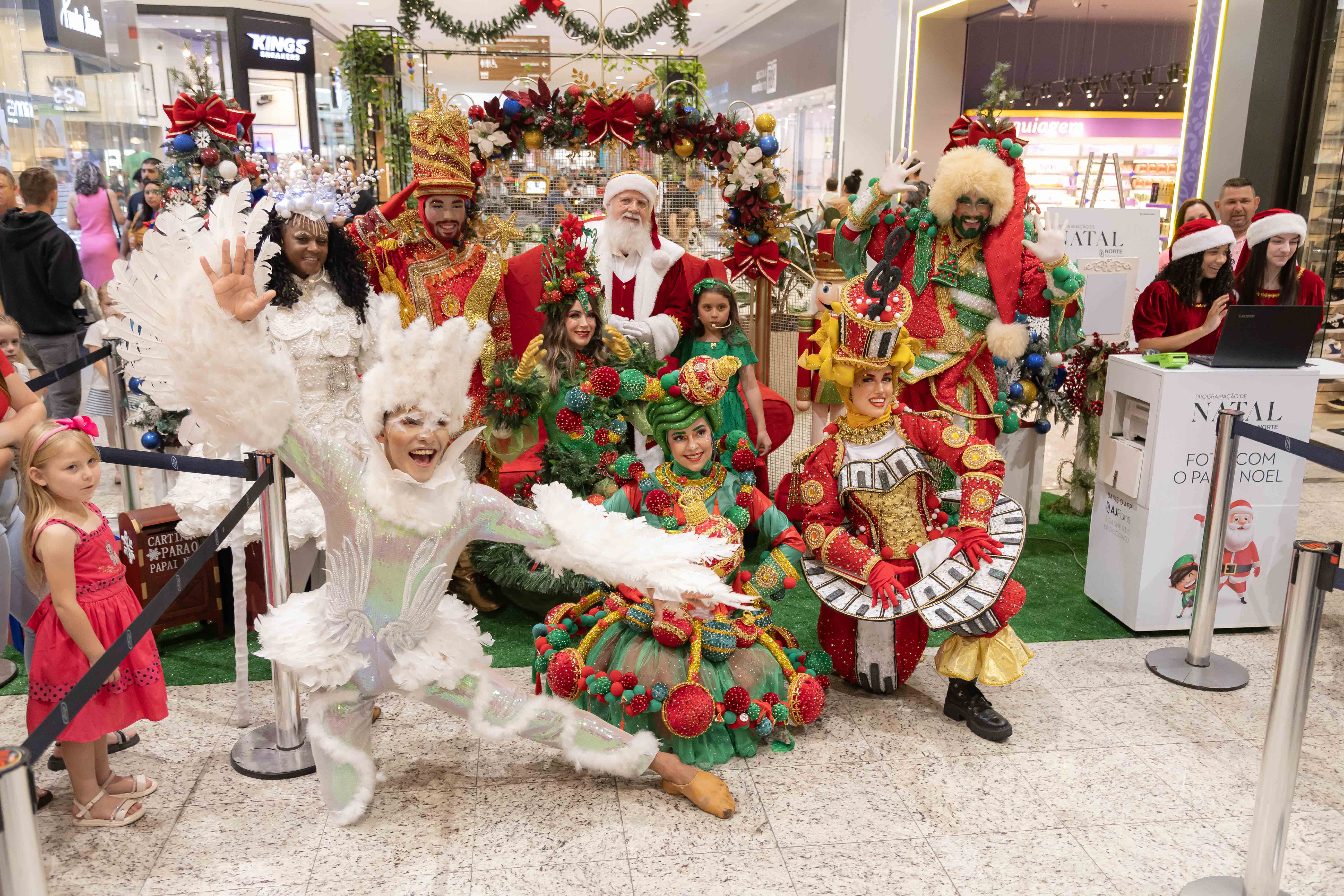 Norte Shopping recebe o Bom Velhinho em cenário “Melhor Amigo”