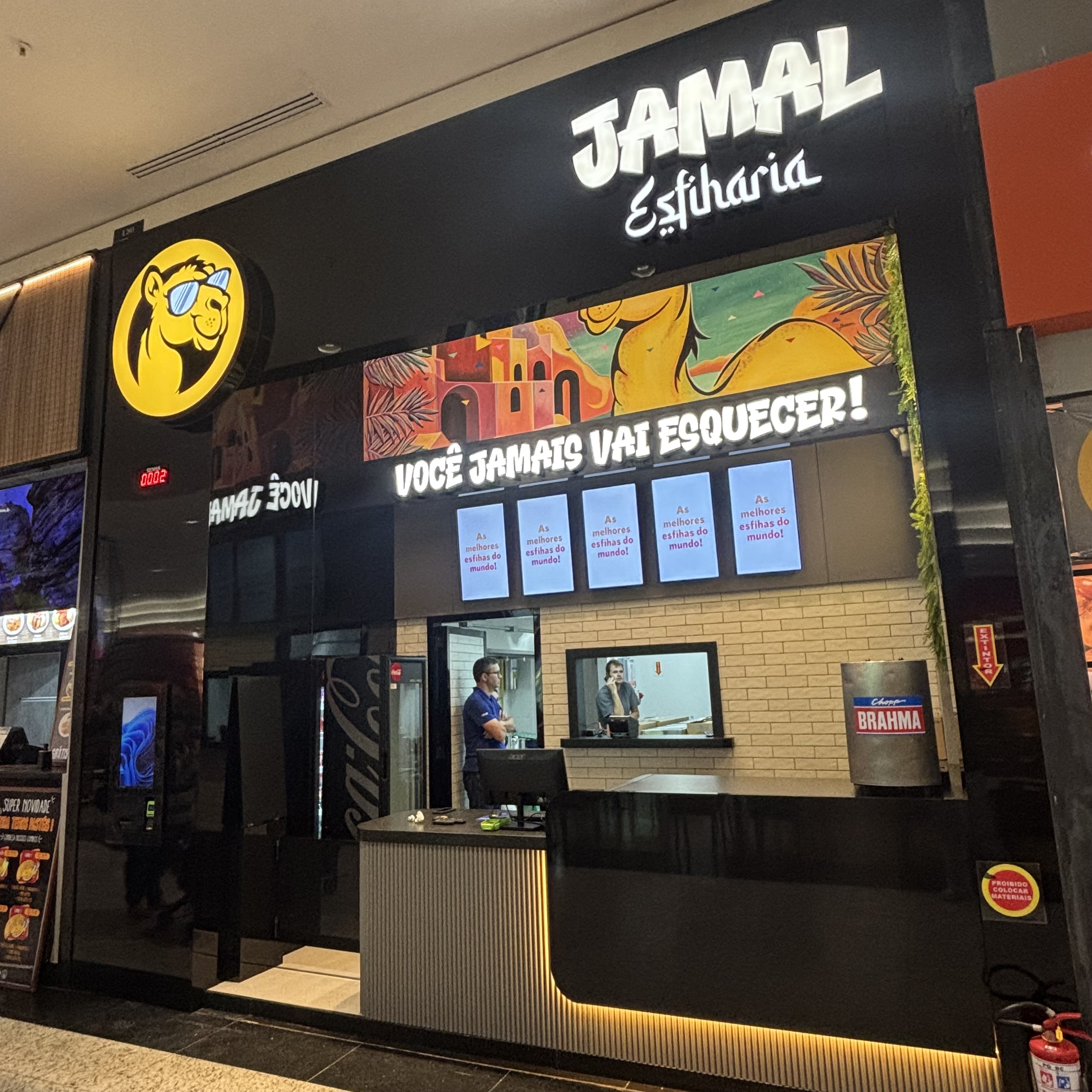 Jamal Esfiharia inaugura no Norte Shopping Blumenau